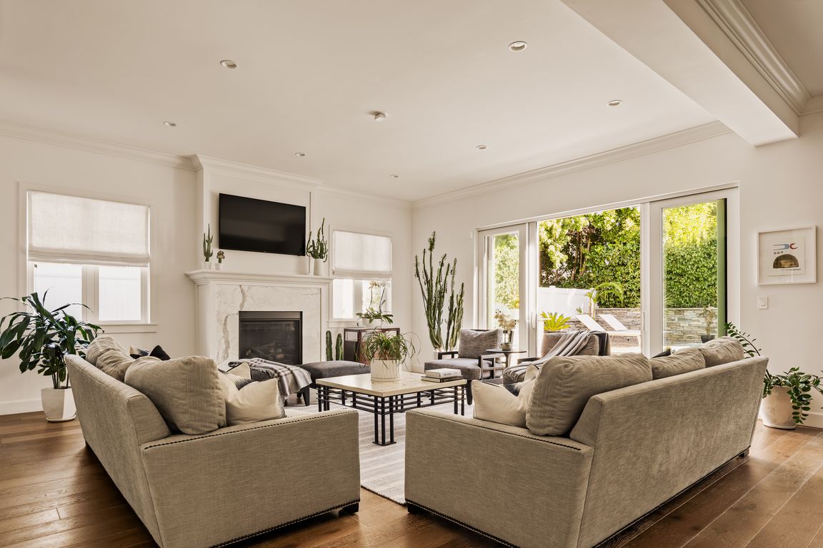 next background image