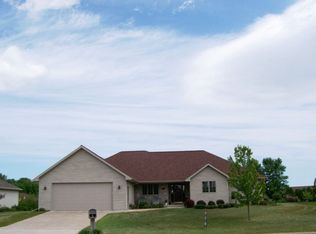 888 Whimbrel Way, Pulaski, WI 54162