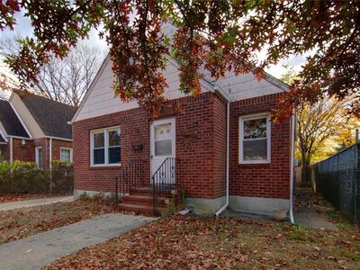 81-24 Commonwealth Boulevard, Jamaica, NY, 11426