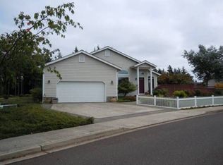 2703 Alder Ridge Dr, North Bend, OR 97459