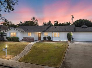 2925 Christmas Tree Ln, Bakersfield, CA 93306