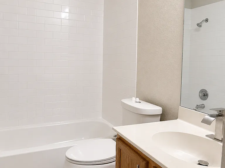 1017 Reynaldo St — Photo 11