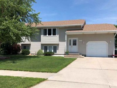 615 W 8th St, Kearney, NE, 68845