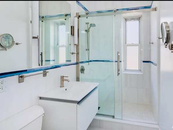 60 East 8th Street image 9 of 16