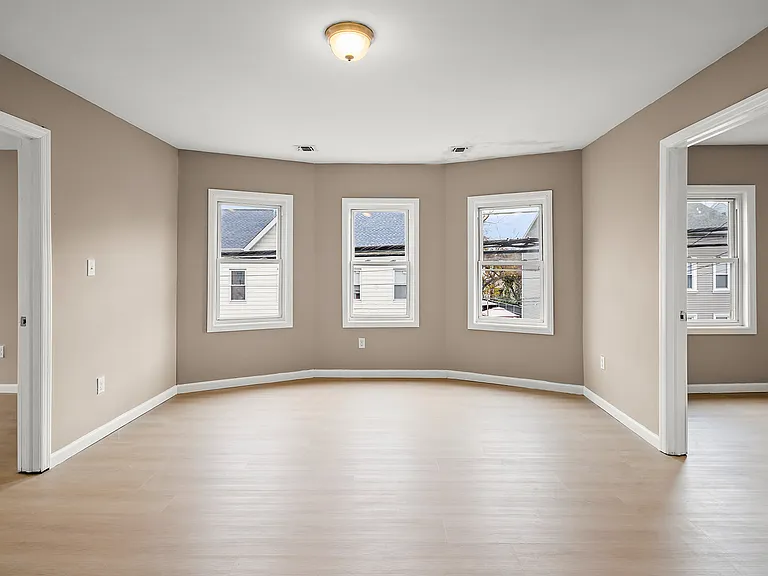 113 E Main St #2 — Photo 9
