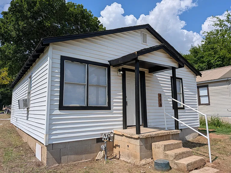 616 W Oklahoma Ave — Photo 3