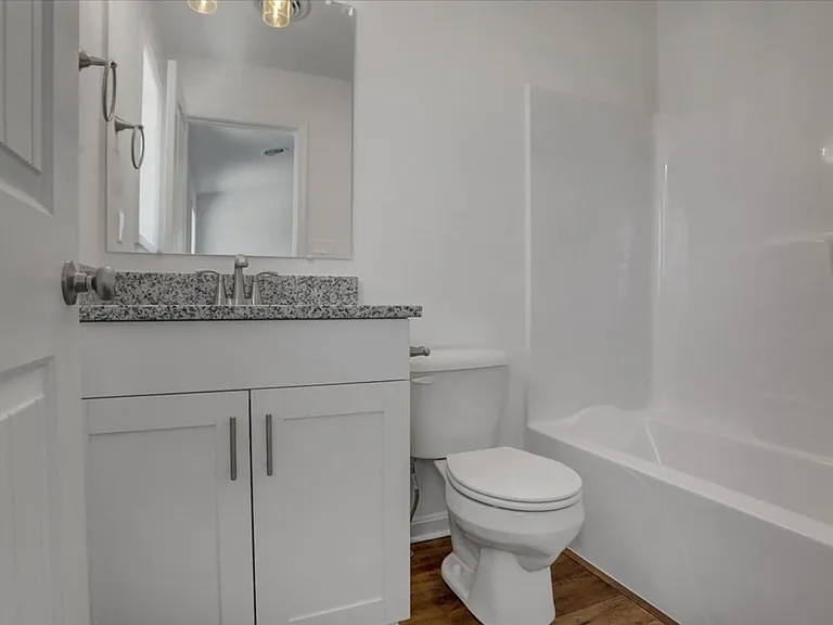 12435-12441 Jackson Ave — Photo 22
