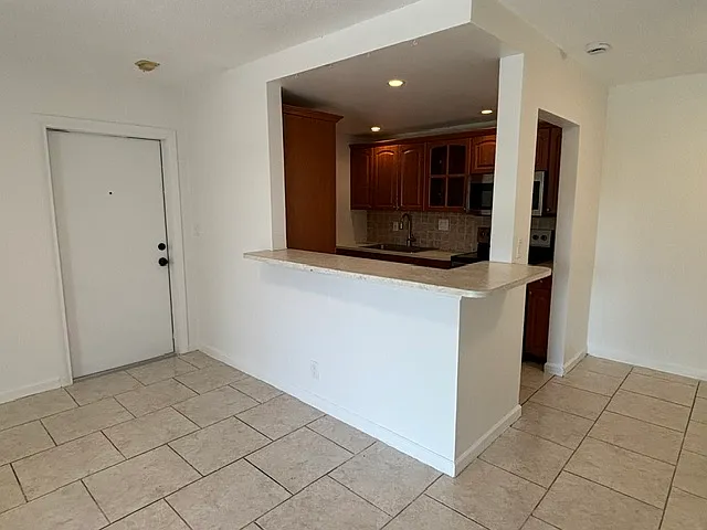 1701 NW 46th Ave #207 — Photo 2