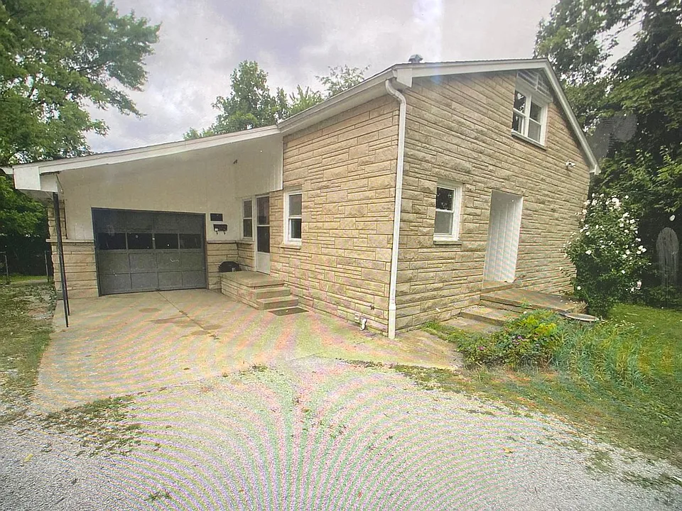2629 E Edwards Row