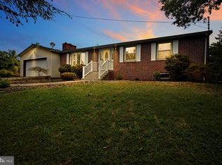 8 Skyview Dr, Duncannon, PA 17020