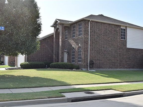 2nd image of 1212 Columbus Ln