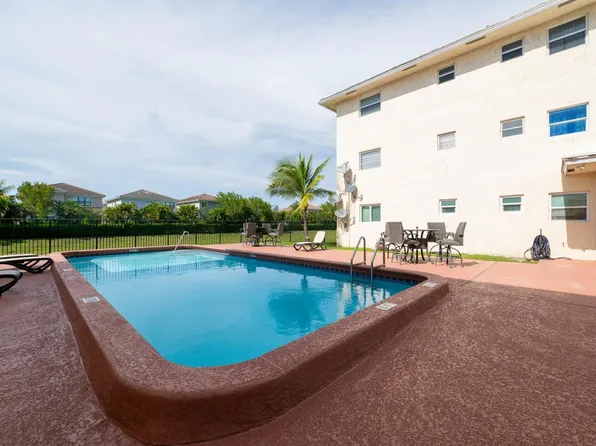 8821 NW 38th Drive #205a, Coral Springs, FL 33065