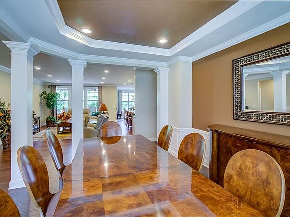 5th image of 630 Shinnecock Ln