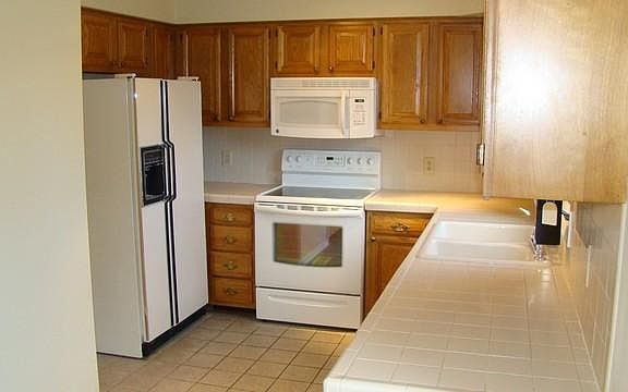 5th image of 3412 Londonderry Ct