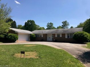 2376 Silas Creek Pkwy, Winston Salem, NC 27103