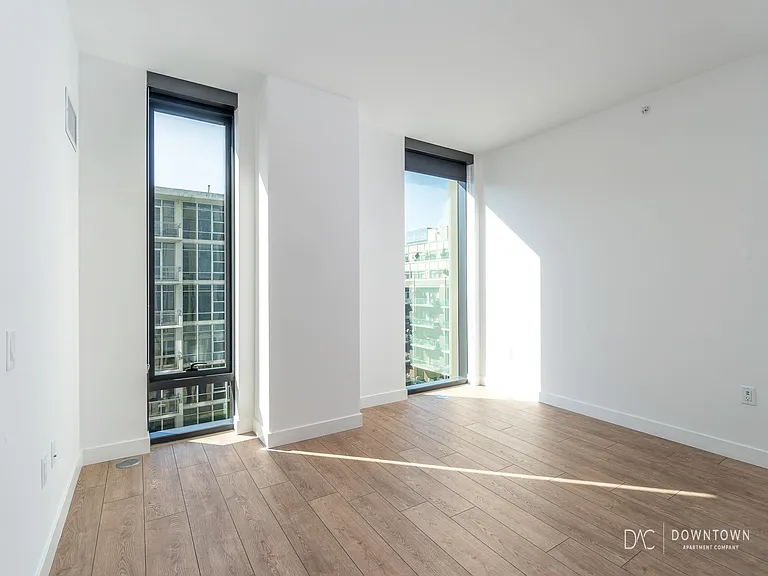 917 W Madison St #1311S — Photo 5