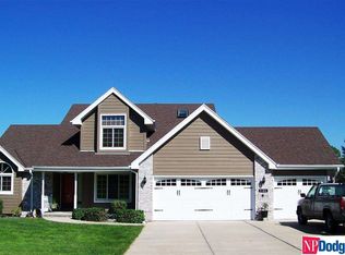 5186 Hillcrest Dr, Blair, NE 68008