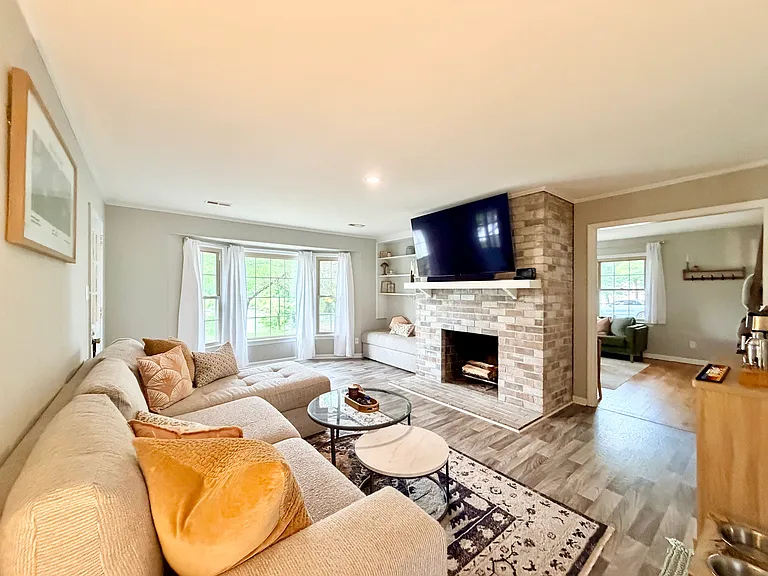 346 W McGinnis Cir — Photo 11