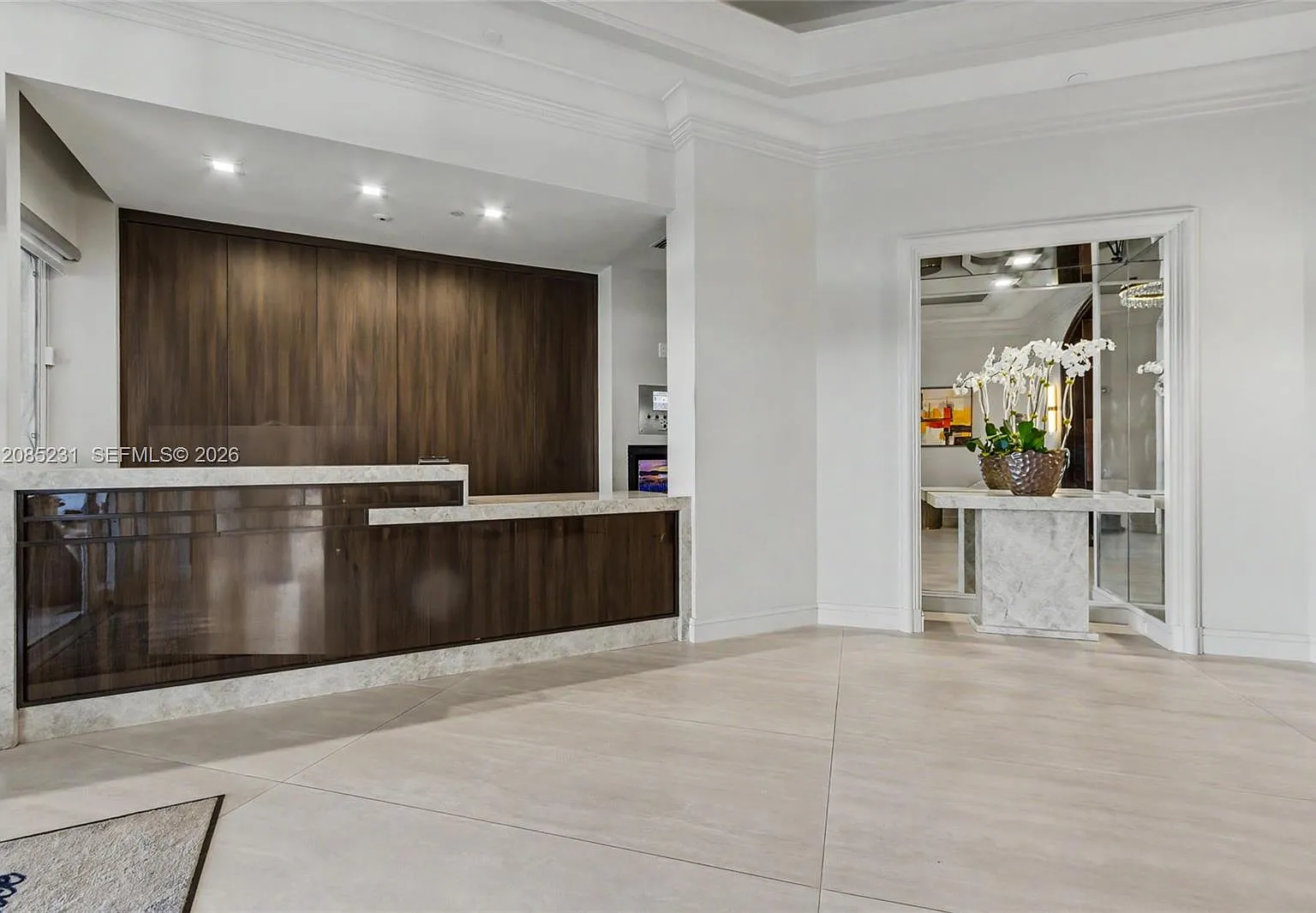 One Island Place Condo 1 — Photo 3