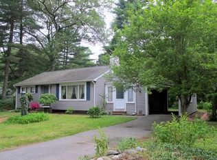 9 Robin Cir, Stoughton, MA 02072