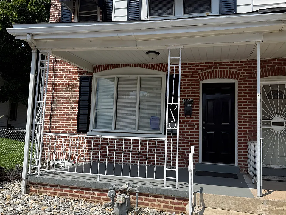 2506 W 4th St