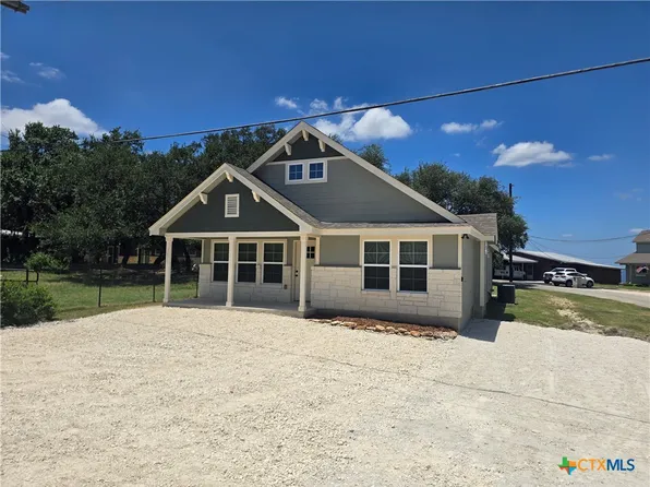1071 Skyline Dr, Canyon Lake, TX 78133