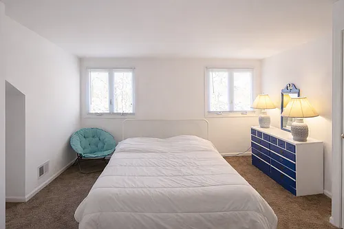 32 Phelps Ave Photo 1