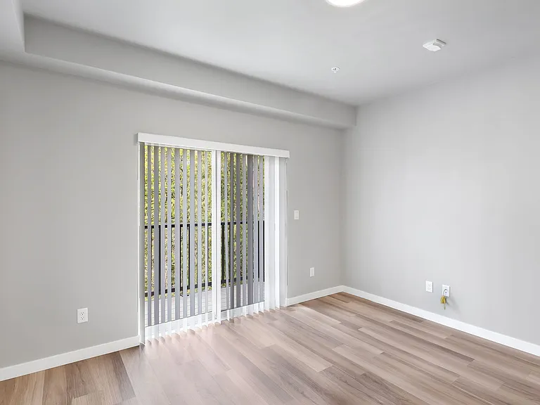 Kingsway Apartments — Photo 55