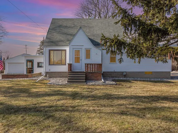 5035 Lawndale Rd, Saginaw, MI 48604