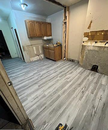 3rd image of 883 N Farson St