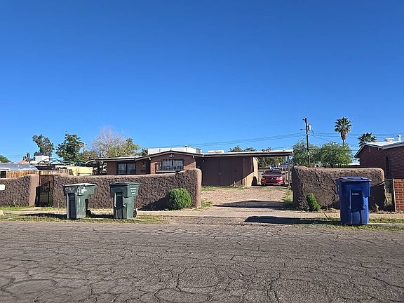 2nd image of 142 W Santa Paula St