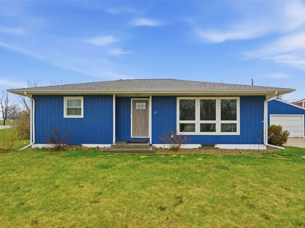 261 Larick Dr, Marion, IA 52302