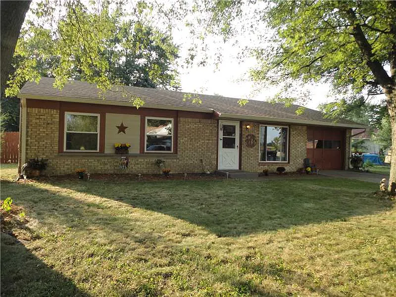 18 Maple Dr photo 1