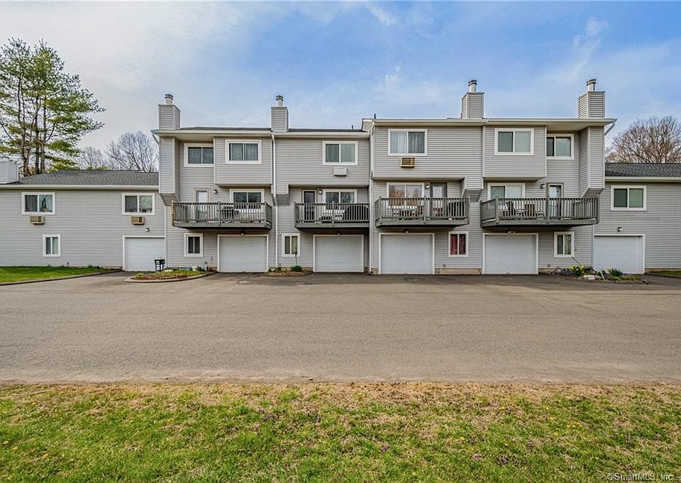 1st image of 18 Chelsea Lane #18