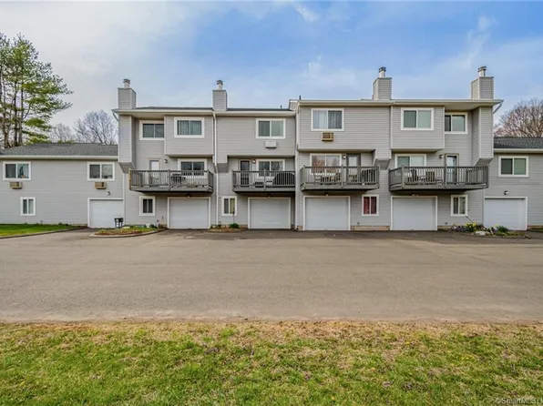 18 Chelsea Lane #18, East Granby, CT 06026