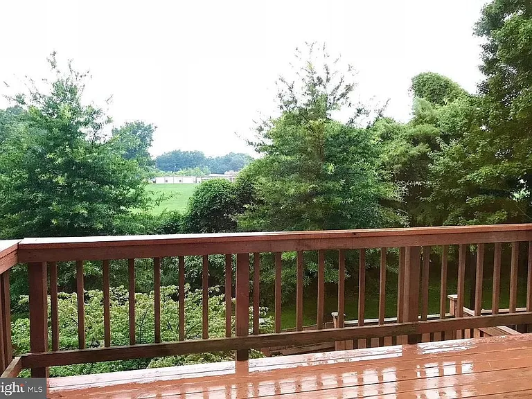 8043 Merry Oaks Ct — Photo 23