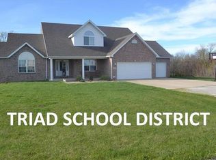 923 Virginia Dr, Marine, IL 62061