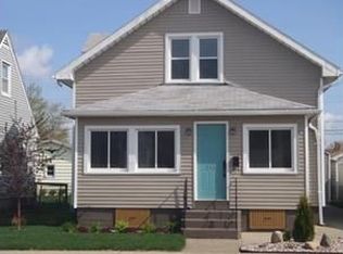 714 W 8th St, Mishawaka, IN