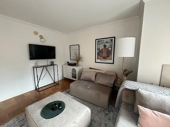 Living area with room for working desk space