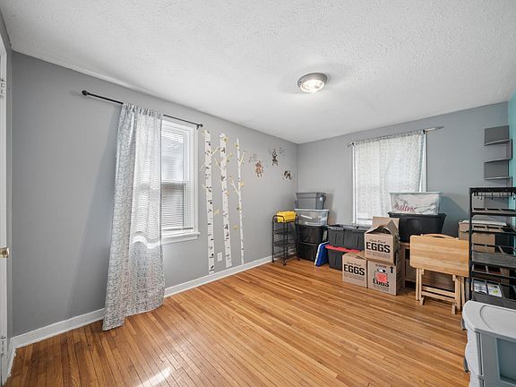 5th image of 205 E 11th St
