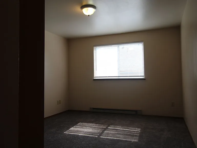 Pineridge Apartments — Photo 12