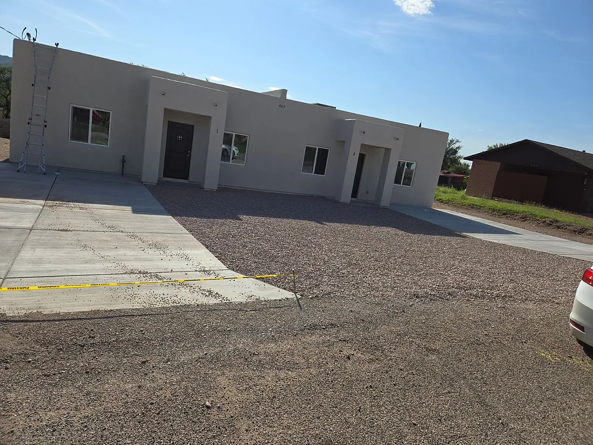 Building Photo - 467 Avenida Papalote