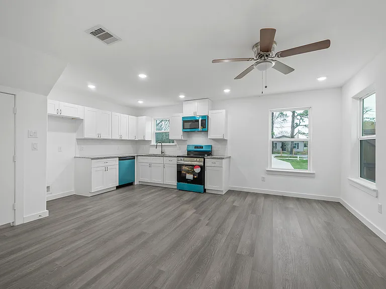 7413 Shotwell St #B — Photo 25