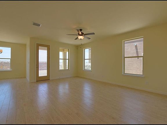 4th image of 1028 Bleriot Pl