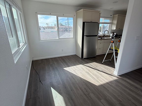 4th image of 135 Garrett Ave #3