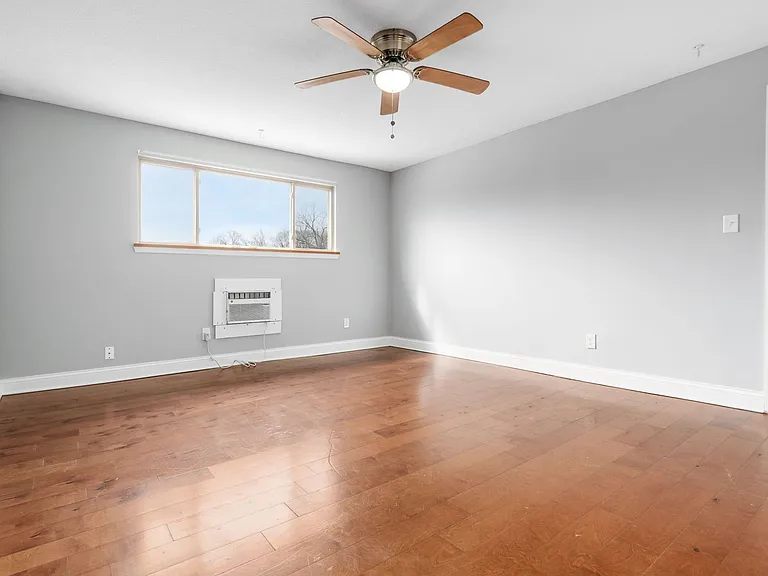 1580 E Mound St — Photo 26