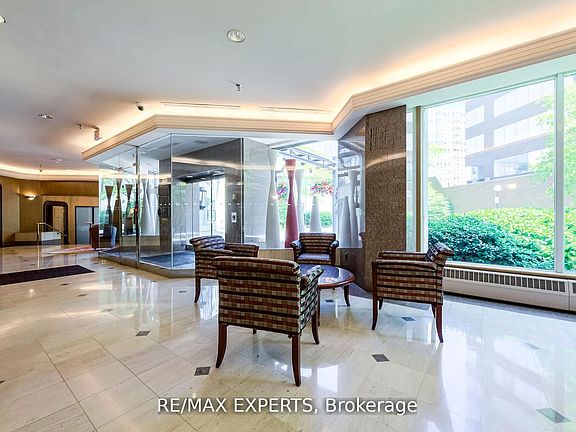 5th image of 942 Yonge St #1006