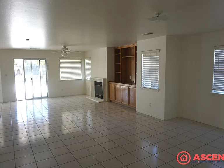 11805 Wethersfield St — Photo 17