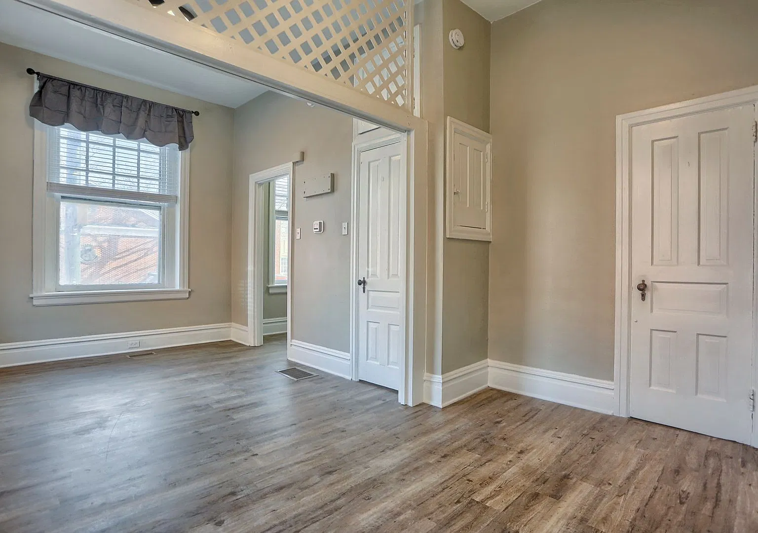102 S Hanover St — Photo 4