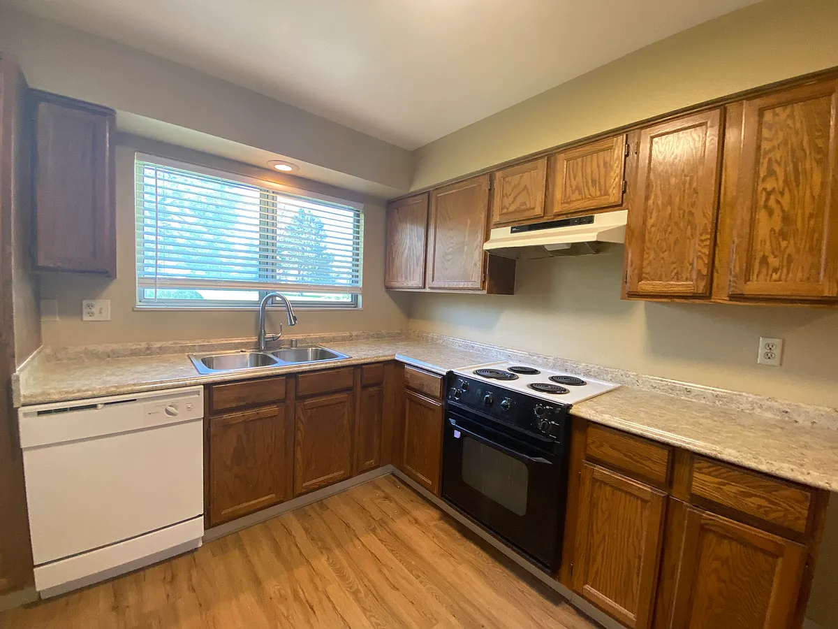 Building Photo - 464 Smithridge Park